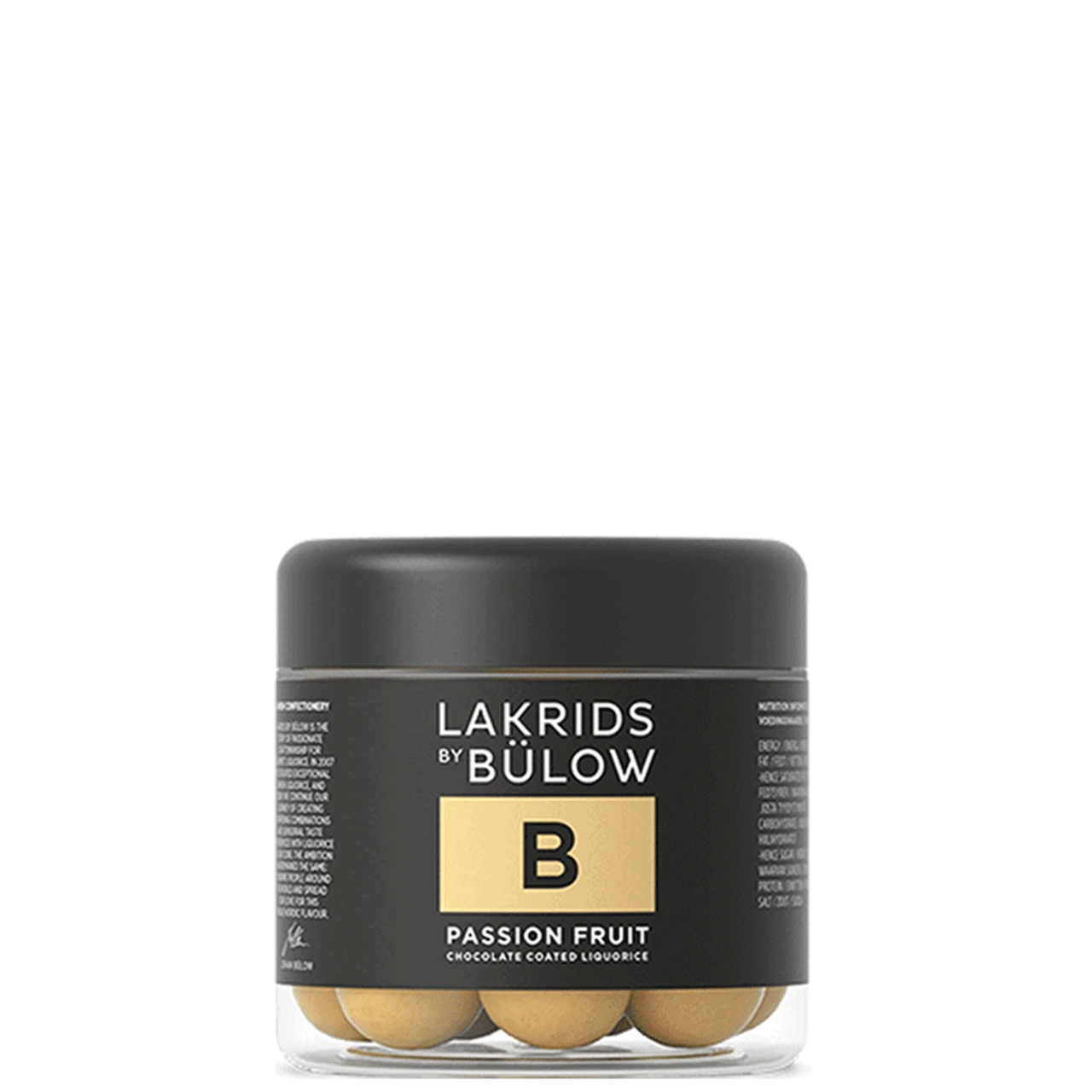 Lakrids by Bülow - Small B Passion Fruit. Käsintehdyssä makeisessa yhdistyy täydellisesti passionhedelmän kirpeys, suklaan makeus ja herkullinen lakritsi. Herkullinen yrityslahja saatavana myös logolla personoituna.